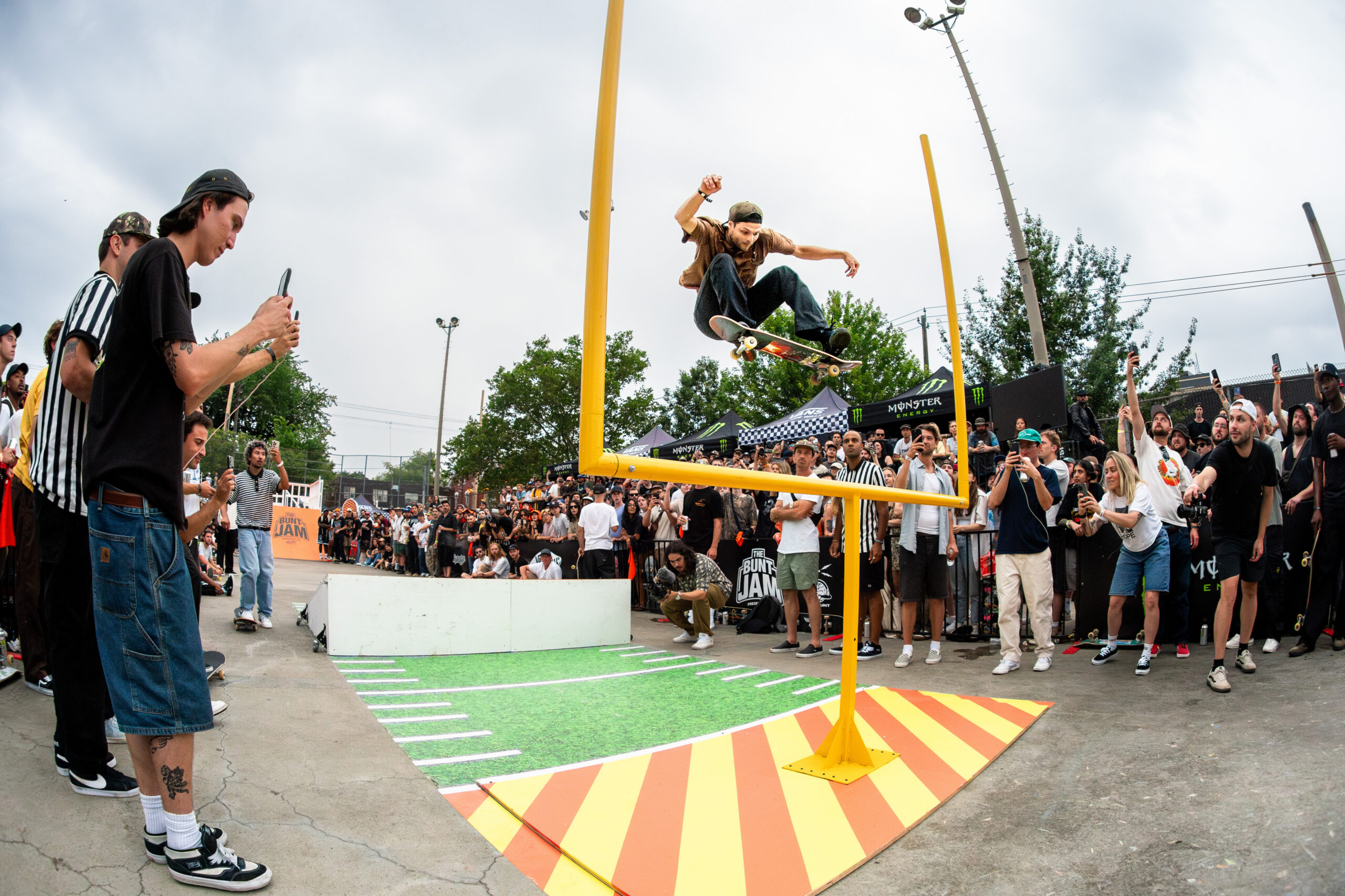 360 Flip field goal obstacle